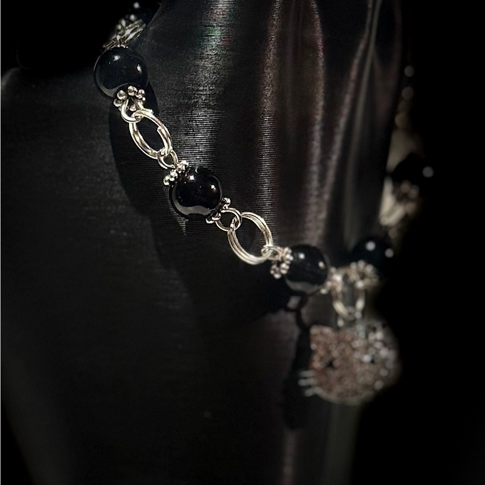 Silver and Black Cat Pendant Bracelet - Picture 3 of 6